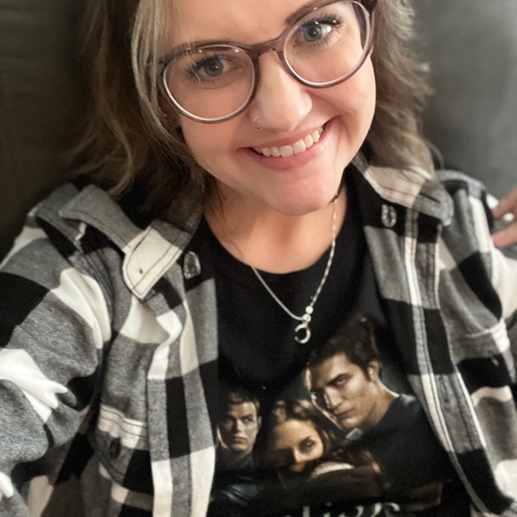 Meet your Posher, April - Picture 7 of 10